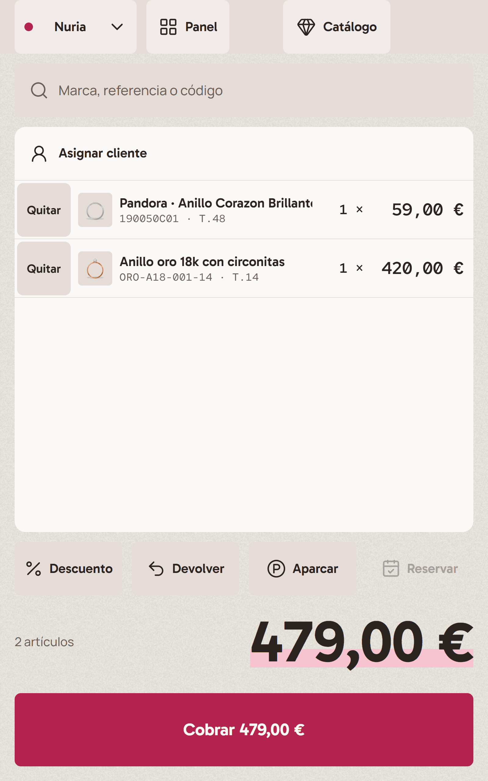 Venta en curso en el terminal ZCS Z108 con Sierra Retail: dos piezas en el ticket y el botón de cobrar.